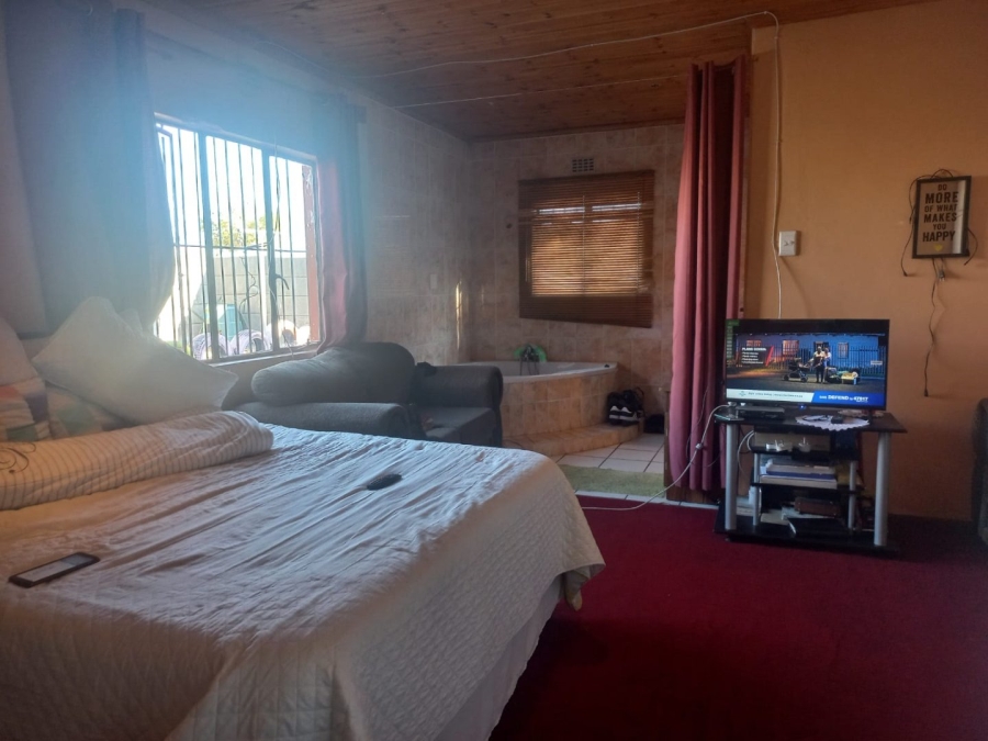 3 Bedroom Property for Sale in Gaylee Western Cape